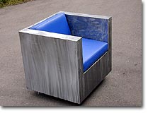 Sessel aus Edelstahl